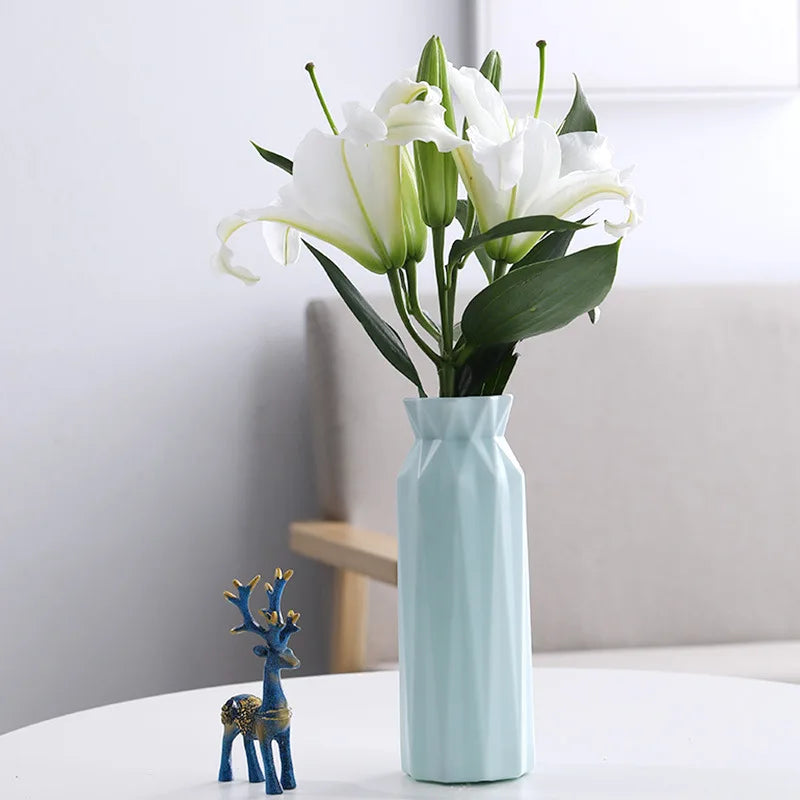 Wellige Deco Vase