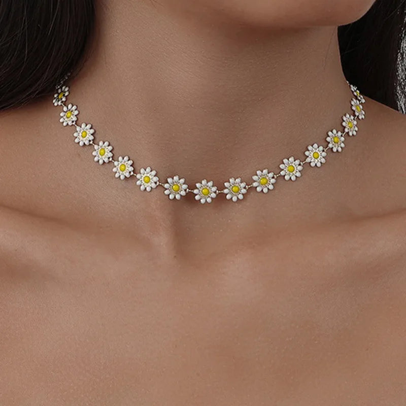 Daisy Flower Chain Necklace