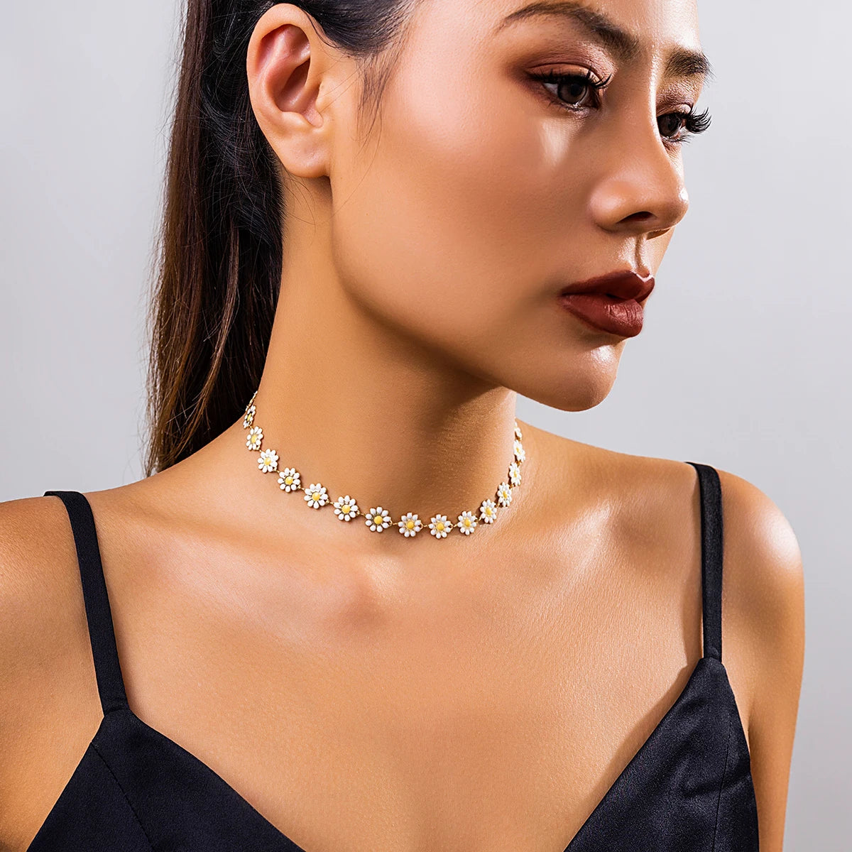 Daisy Flower Chain Necklace