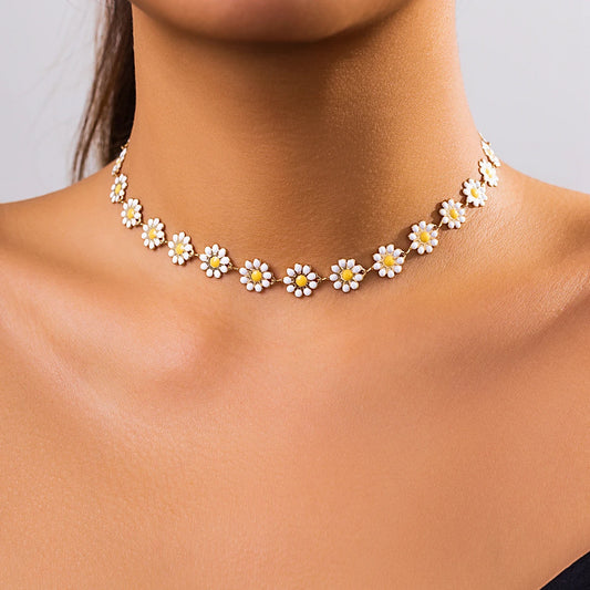 Daisy Flower Chain Necklace