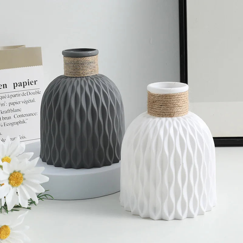 Wellige Deco Vase