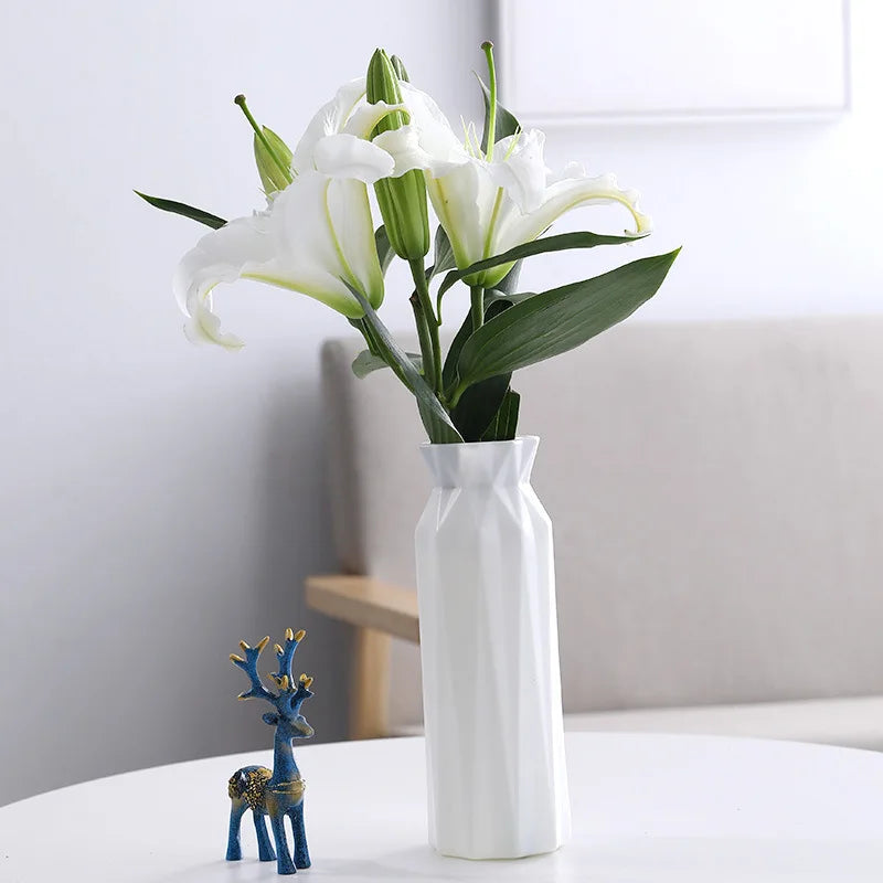 Wellige Deco Vase